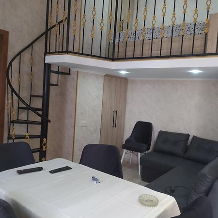 Near The Piazza Apartment Batumi Exterior photo